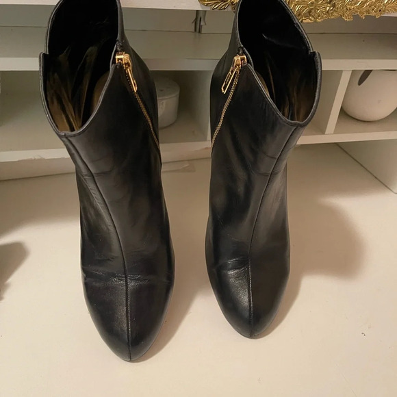Anne Klein gorgeous boots with gold design heels - Picture 2 of 15